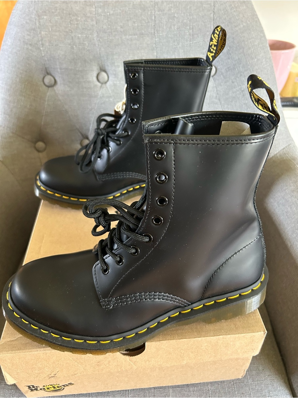 Dr. Martens new Black Leather Boots Women s 1460 US 10-Eye Boot
